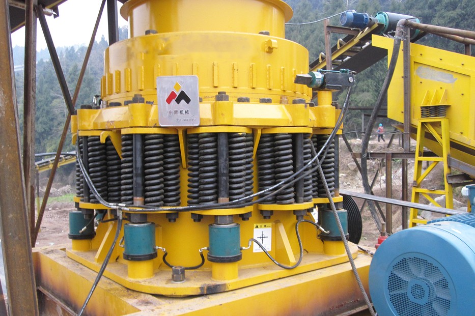 【金属矿】四川时产300吨金属矿破碎成套设备