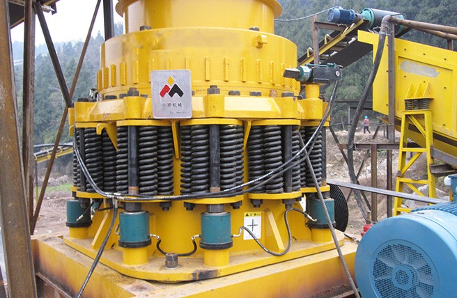 【金属矿】四川时产300吨金属矿破碎成套设备