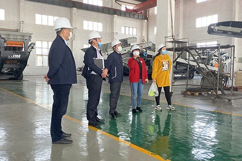 【春风送暖，战“疫”有情】奉贤区奉城镇领导莅临东蒙，慰问公司疫情防控一线职工