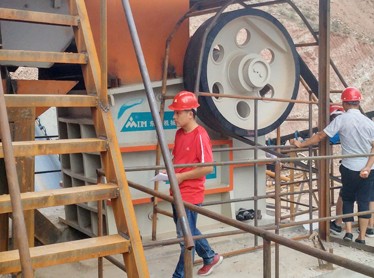 PEW欧版颚式破碎机