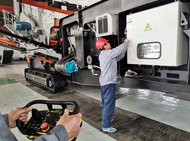 移动重型筛分站