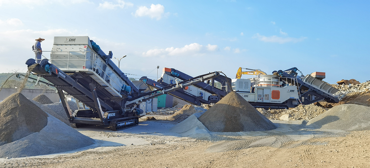 【东蒙案例】颚、锥、筛移动站石英岩破碎生产线火热投产！